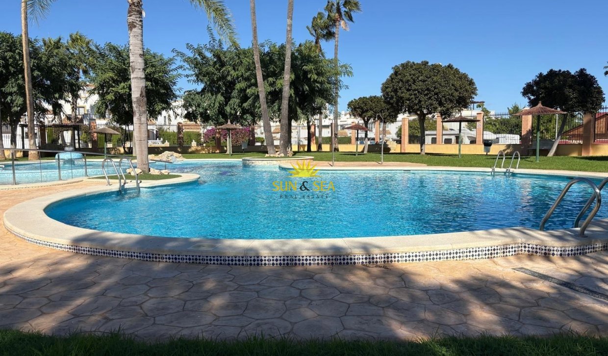 Location à long terme - Villa - Orihuela Costa