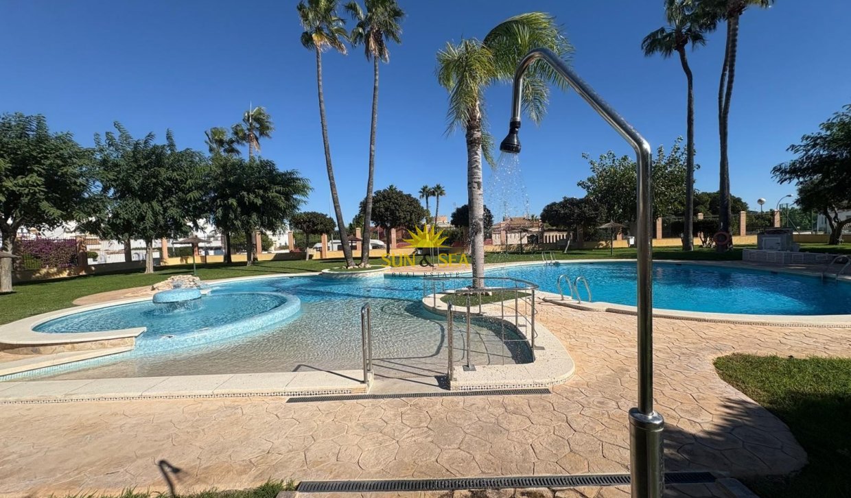 Location à long terme - Villa - Orihuela Costa