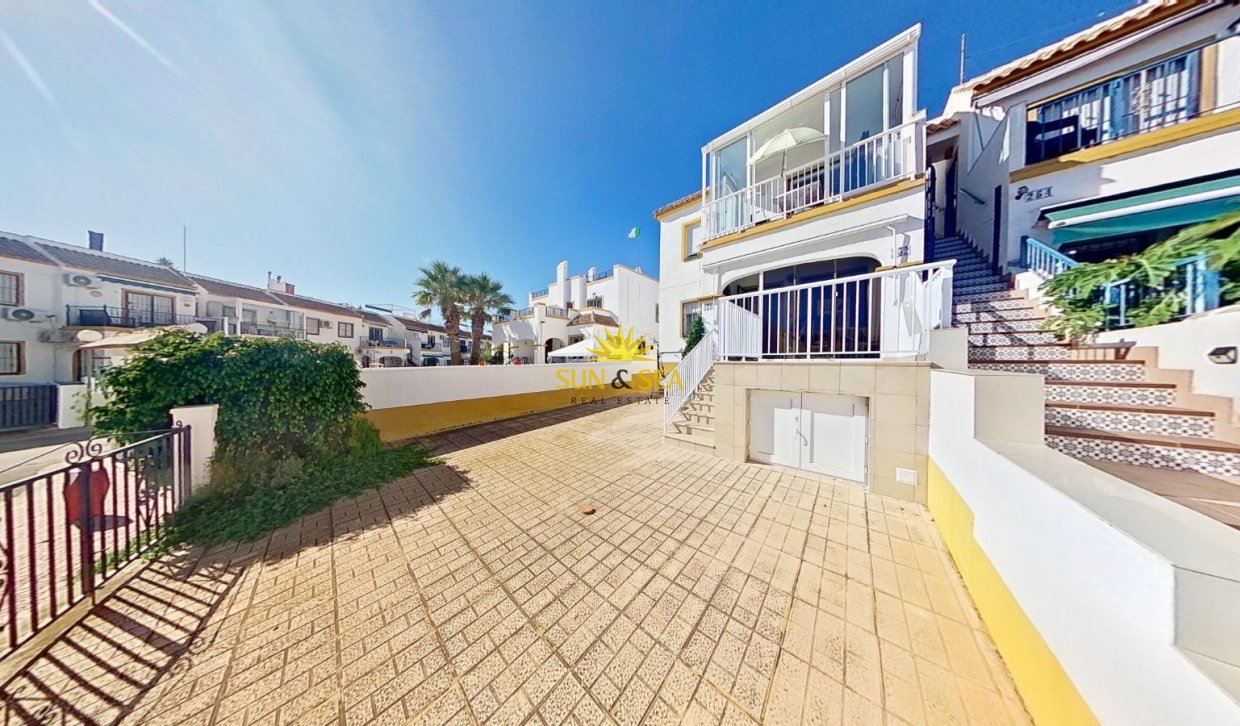 Location à long terme - Villa - Orihuela Costa