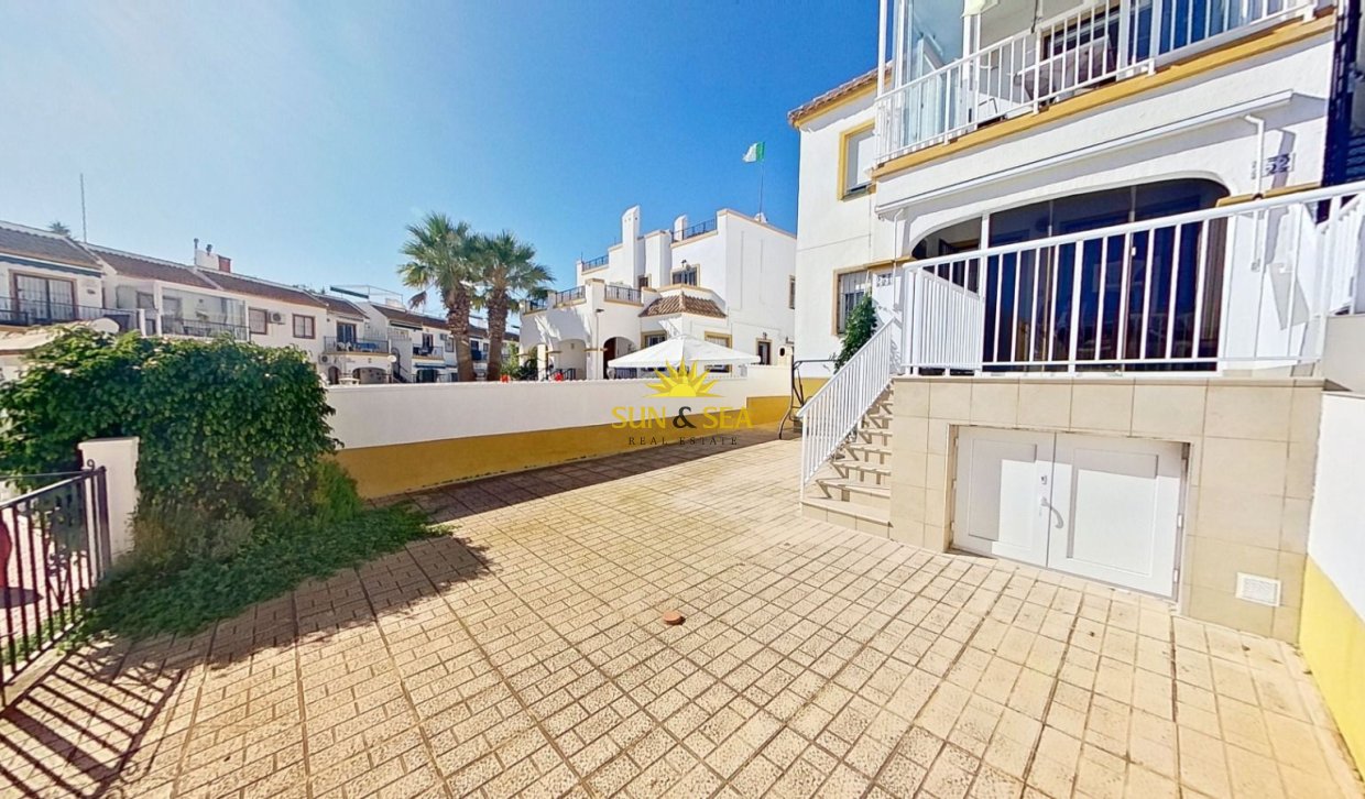 Location à long terme - Villa - Orihuela Costa