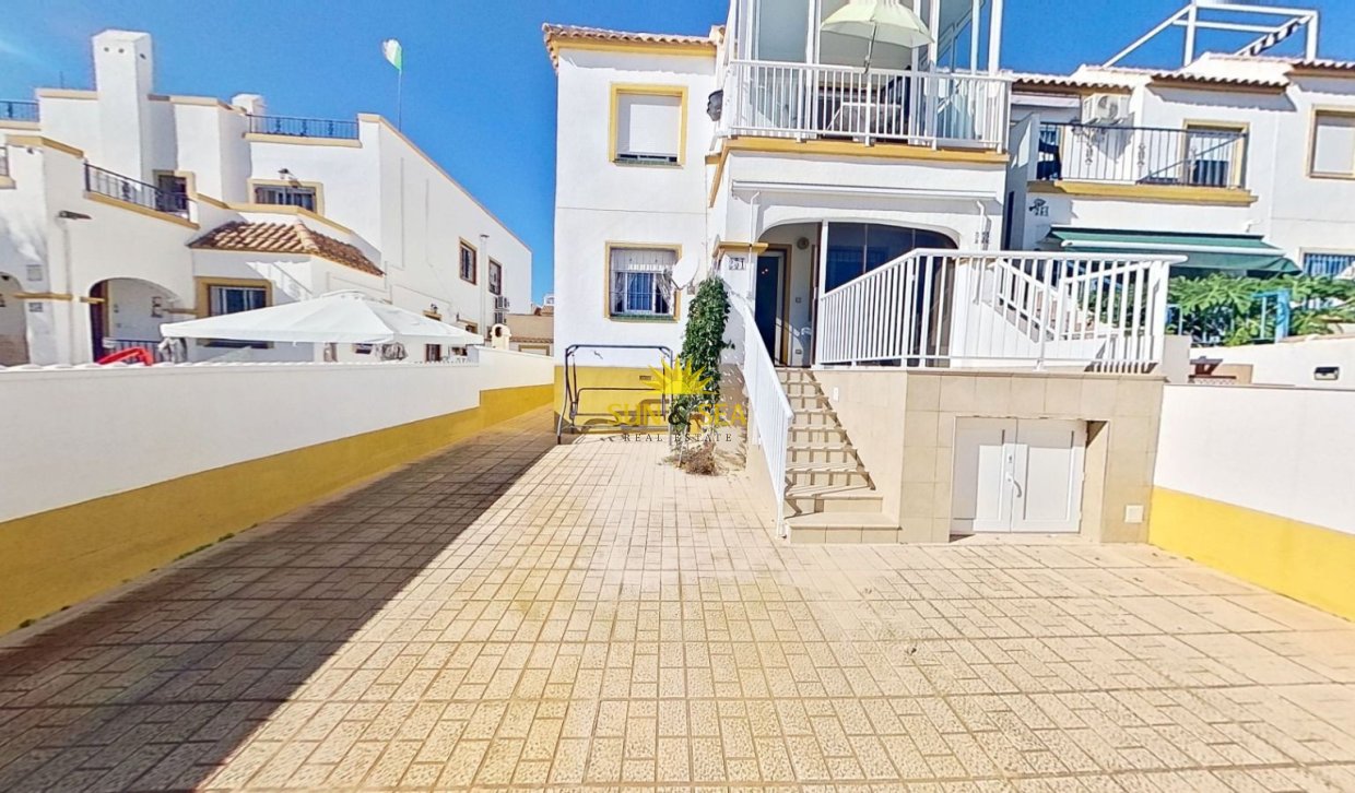 Location à long terme - Villa - Orihuela Costa