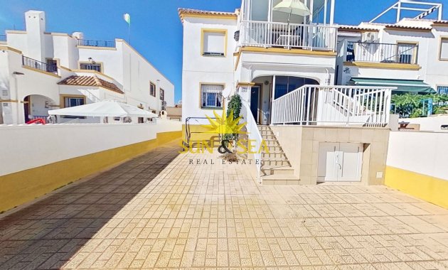 Location à long terme - Villa - Orihuela Costa