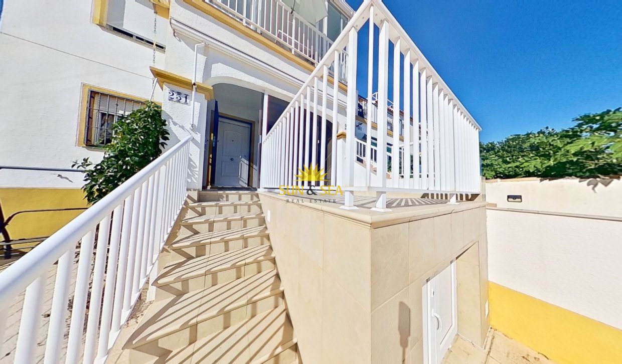 Location à long terme - Villa - Orihuela Costa