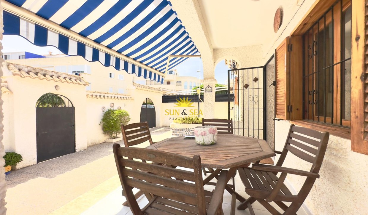 Revente - Villa - Orihuela Costa - La Zenia