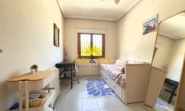Revente - Villa - Orihuela Costa - La Zenia