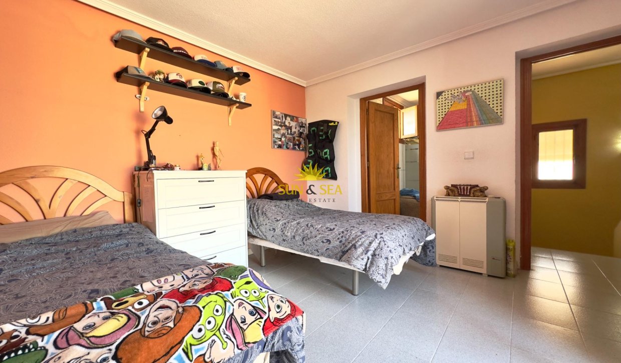Revente - Villa - Orihuela Costa - La Zenia