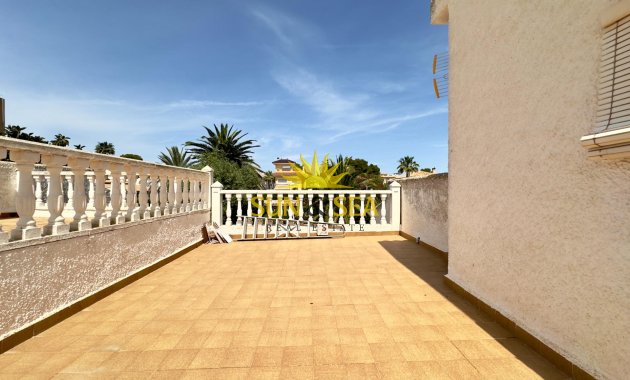 Revente - Villa - Orihuela Costa - La Zenia