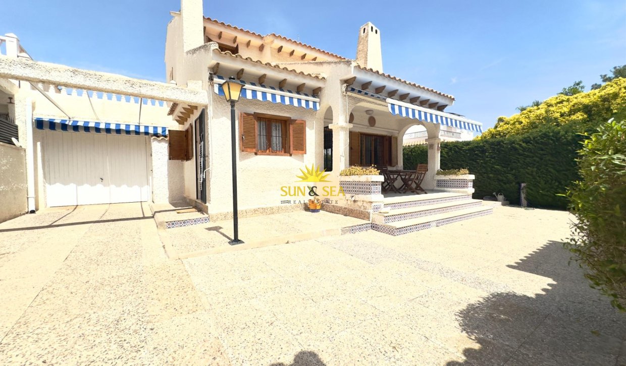 Revente - Villa - Orihuela Costa - La Zenia