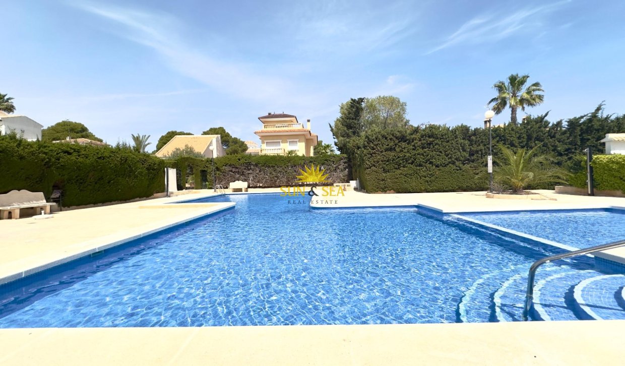 Revente - Villa - Orihuela Costa - La Zenia