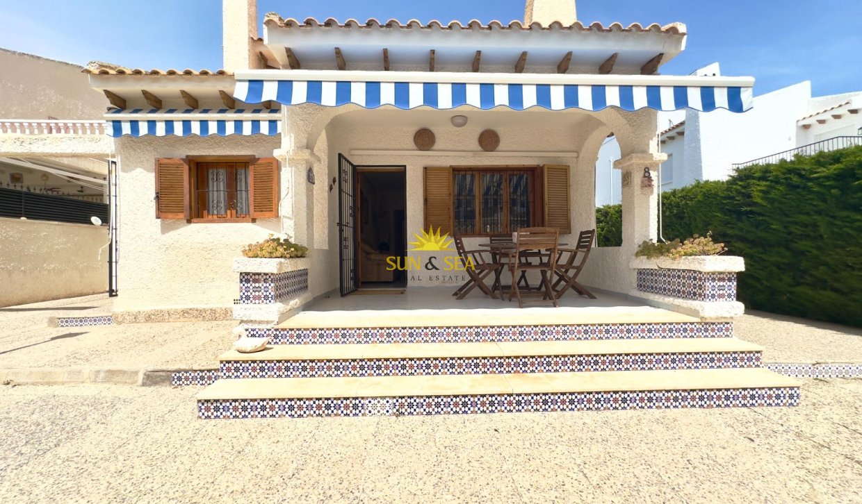 Revente - Villa - Orihuela Costa - La Zenia