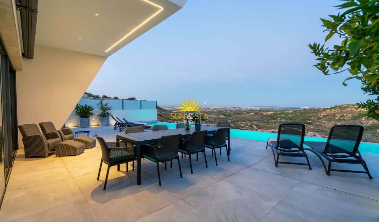 Obra nueva - Chalet - Rojales