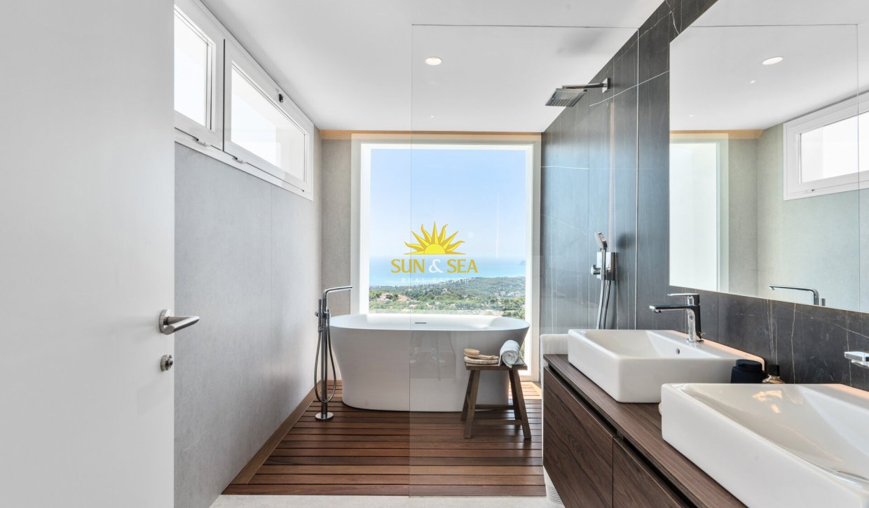 Obra nueva - Chalet - Altea