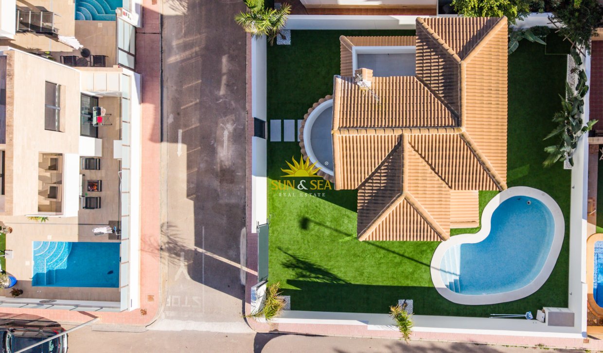 Obra nueva - Chalet - Orihuela Costa