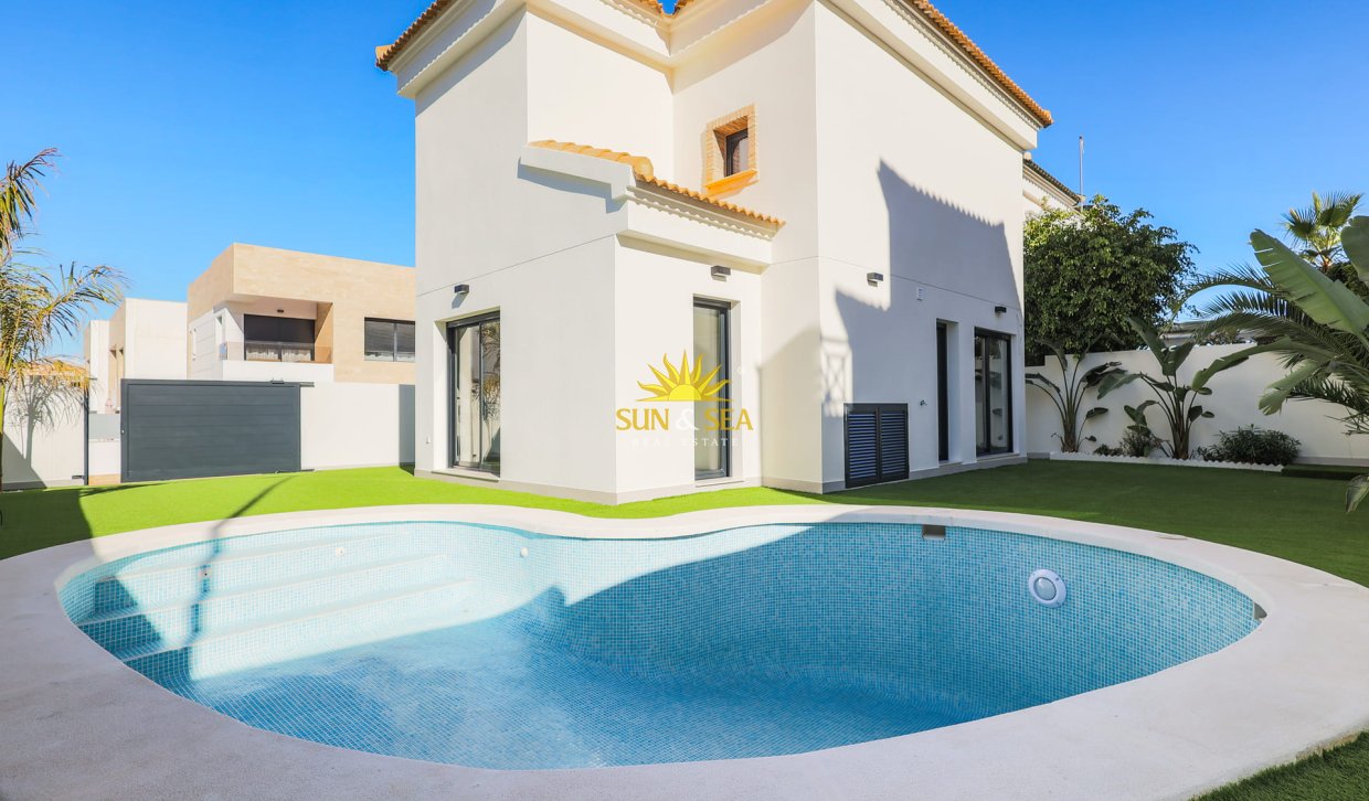 Obra nueva - Chalet - Orihuela Costa