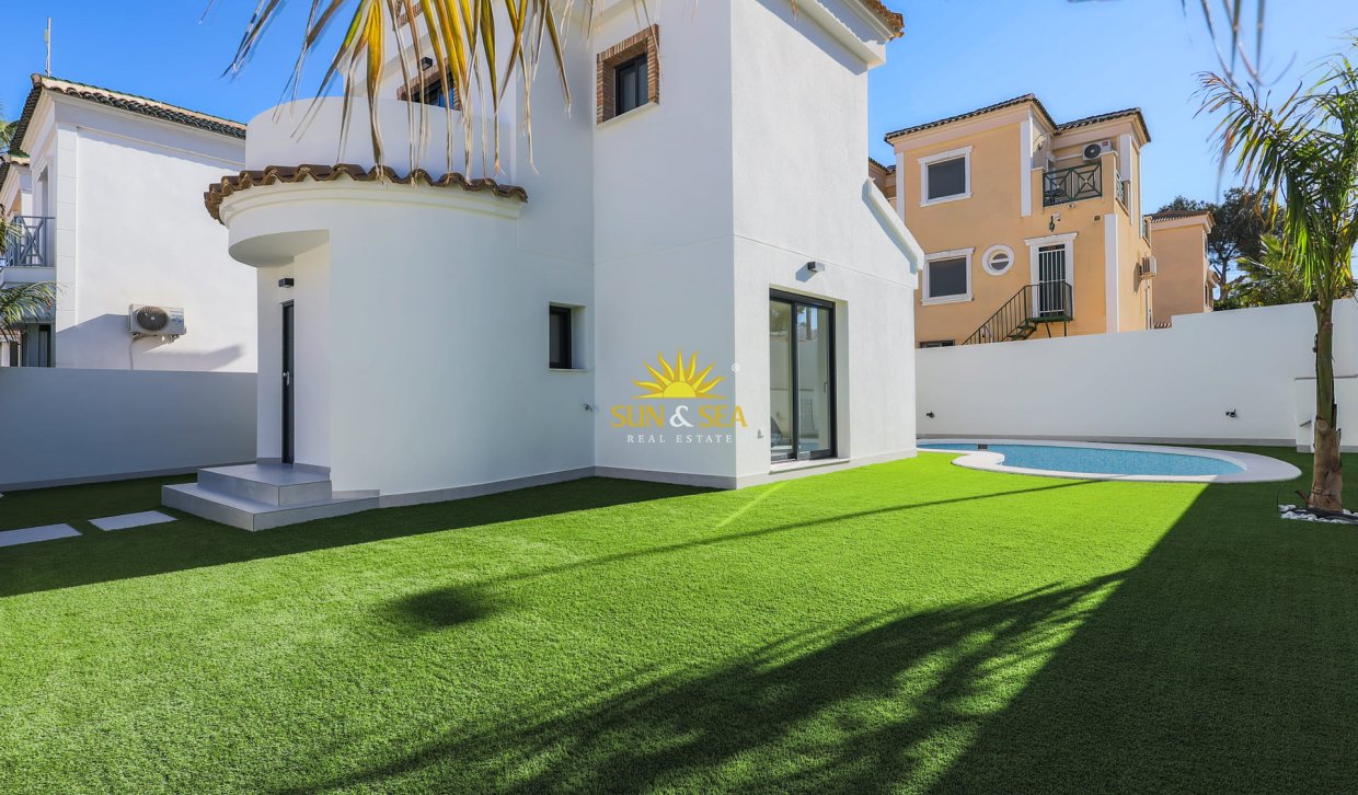 Obra nueva - Chalet - Orihuela Costa