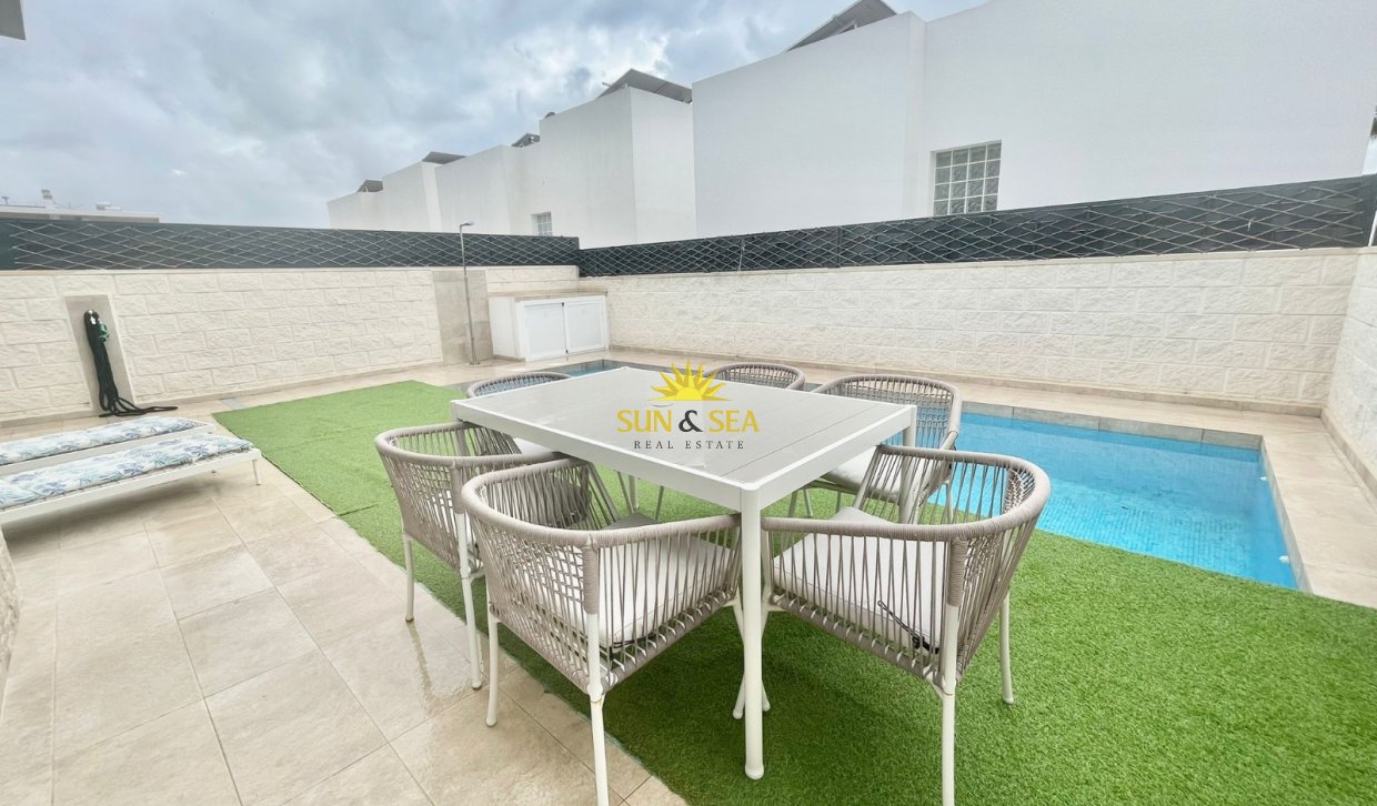 Location à long terme - Villa - Benijofar