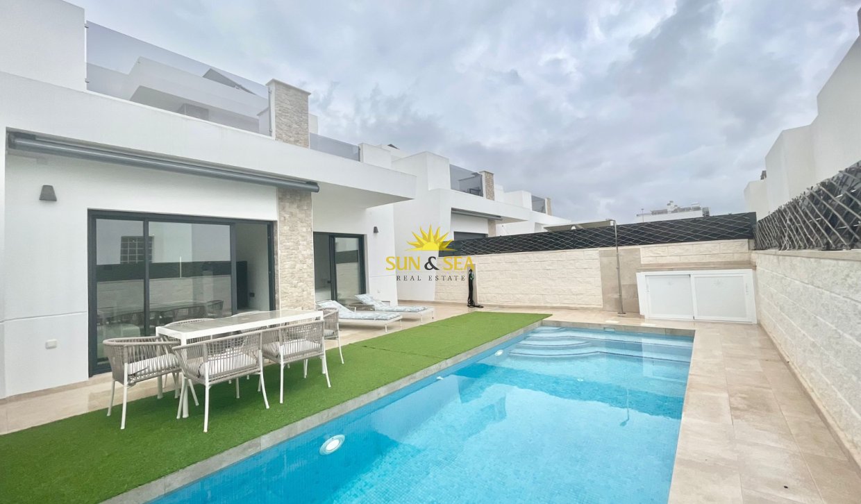 Location à long terme - Villa - Benijofar