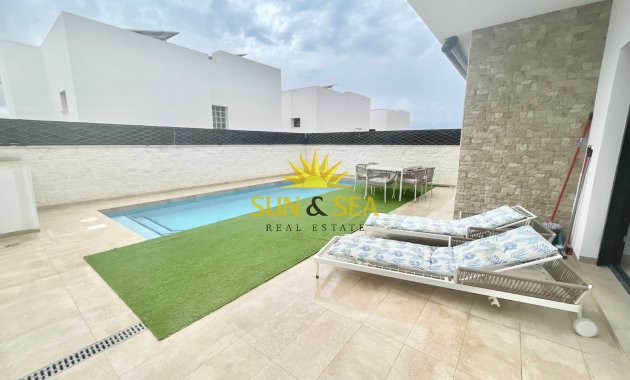 Location à long terme - Villa - Benijofar