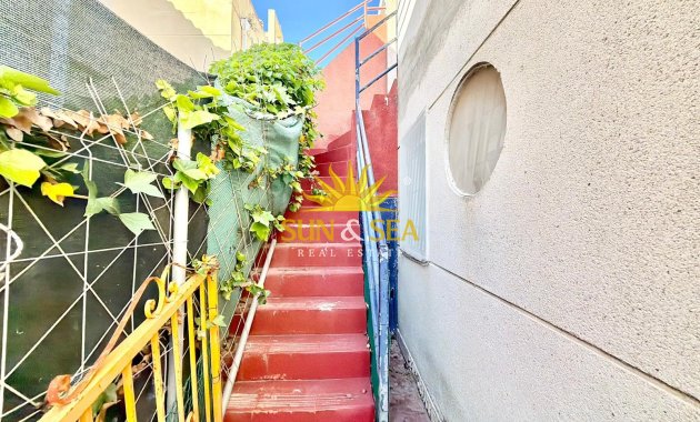 Resale - Villa - Torrevieja - torrevieja