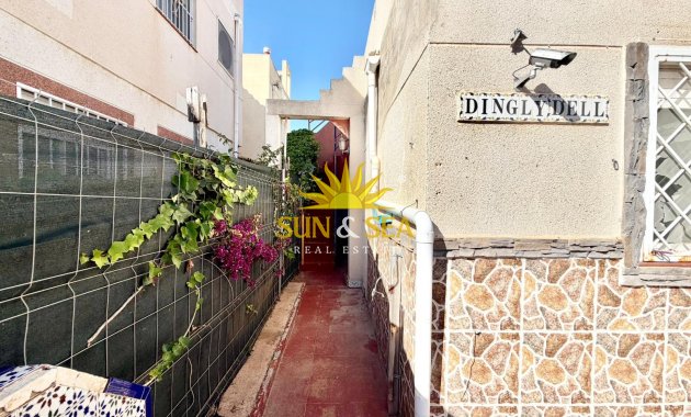 Resale - Villa - Torrevieja - torrevieja