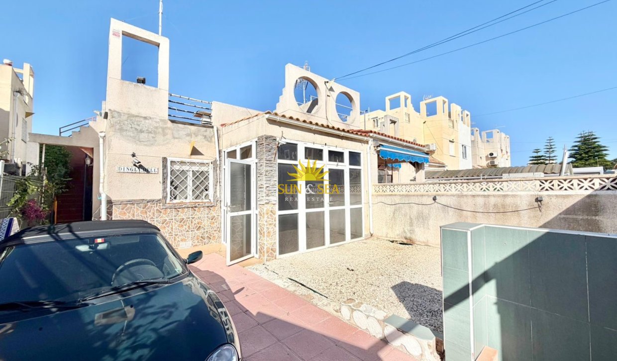 Resale - Villa - Torrevieja - torrevieja