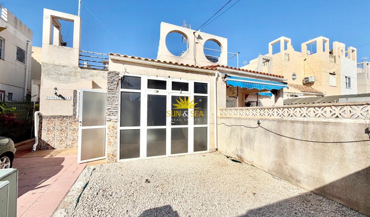 Resale - Villa - Torrevieja - torrevieja
