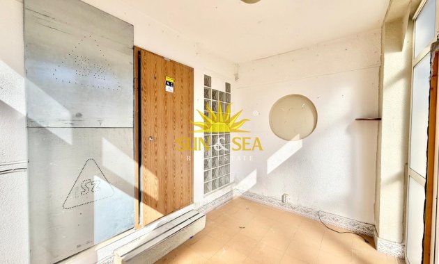 Resale - Villa - Torrevieja - torrevieja
