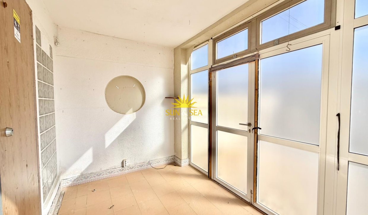 Resale - Villa - Torrevieja - torrevieja