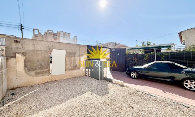 Resale - Villa - Torrevieja - torrevieja