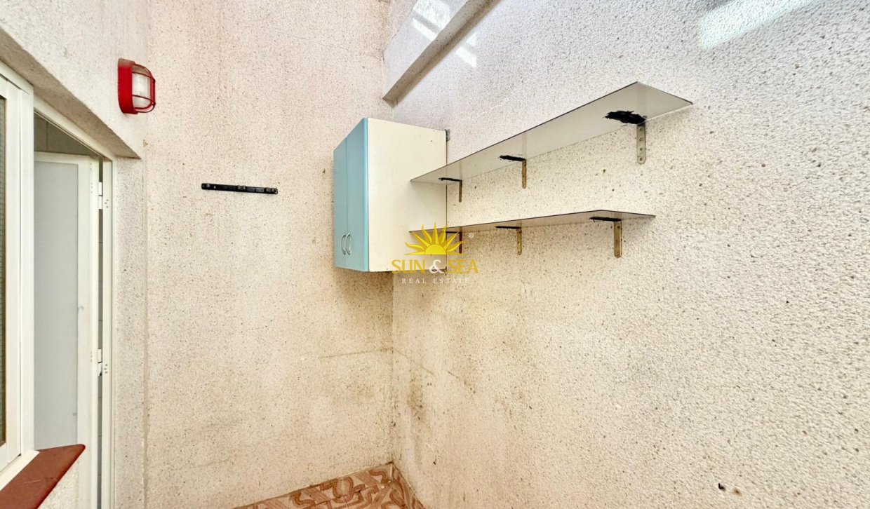 Resale - Villa - Torrevieja - torrevieja