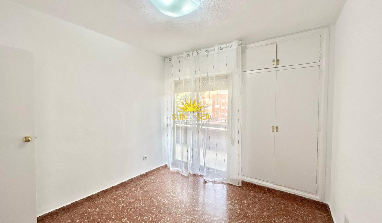 Langfristige Vermietung - Wohnung - 