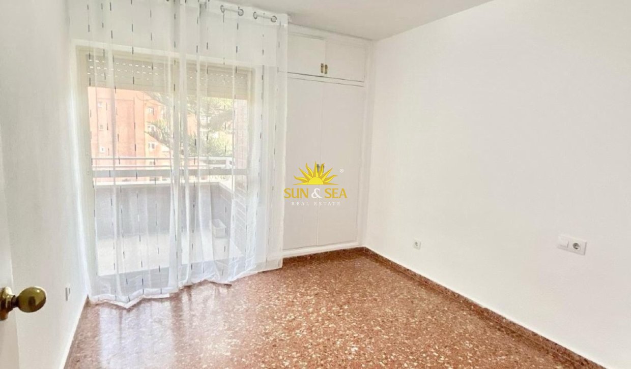 Langfristige Vermietung - Wohnung - 