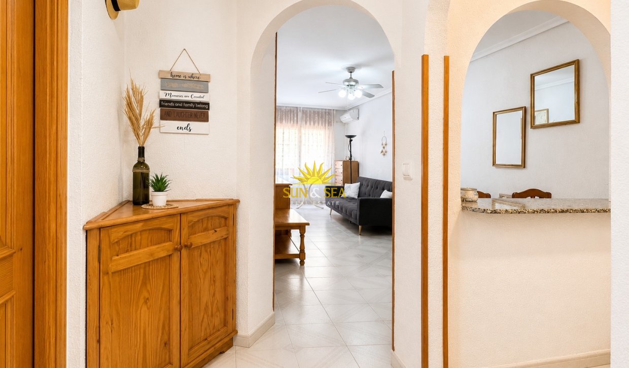 Resale - Apartment - Torrevieja - torrevieja