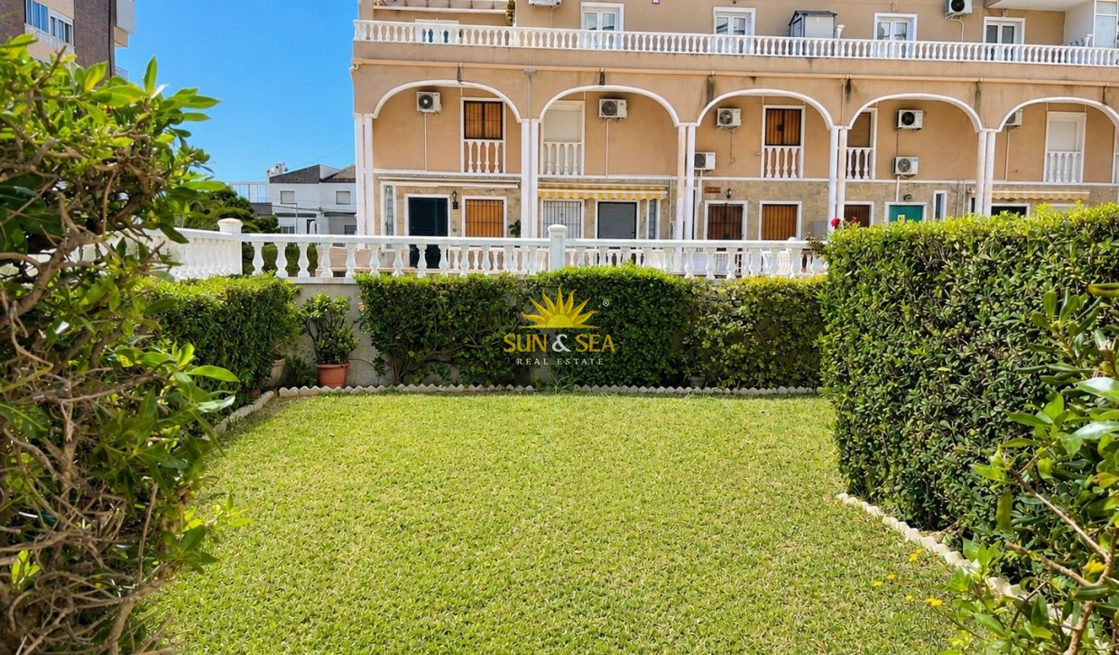 Wiederverkauf - Wohnung - Orihuela Costa - Punta Prima