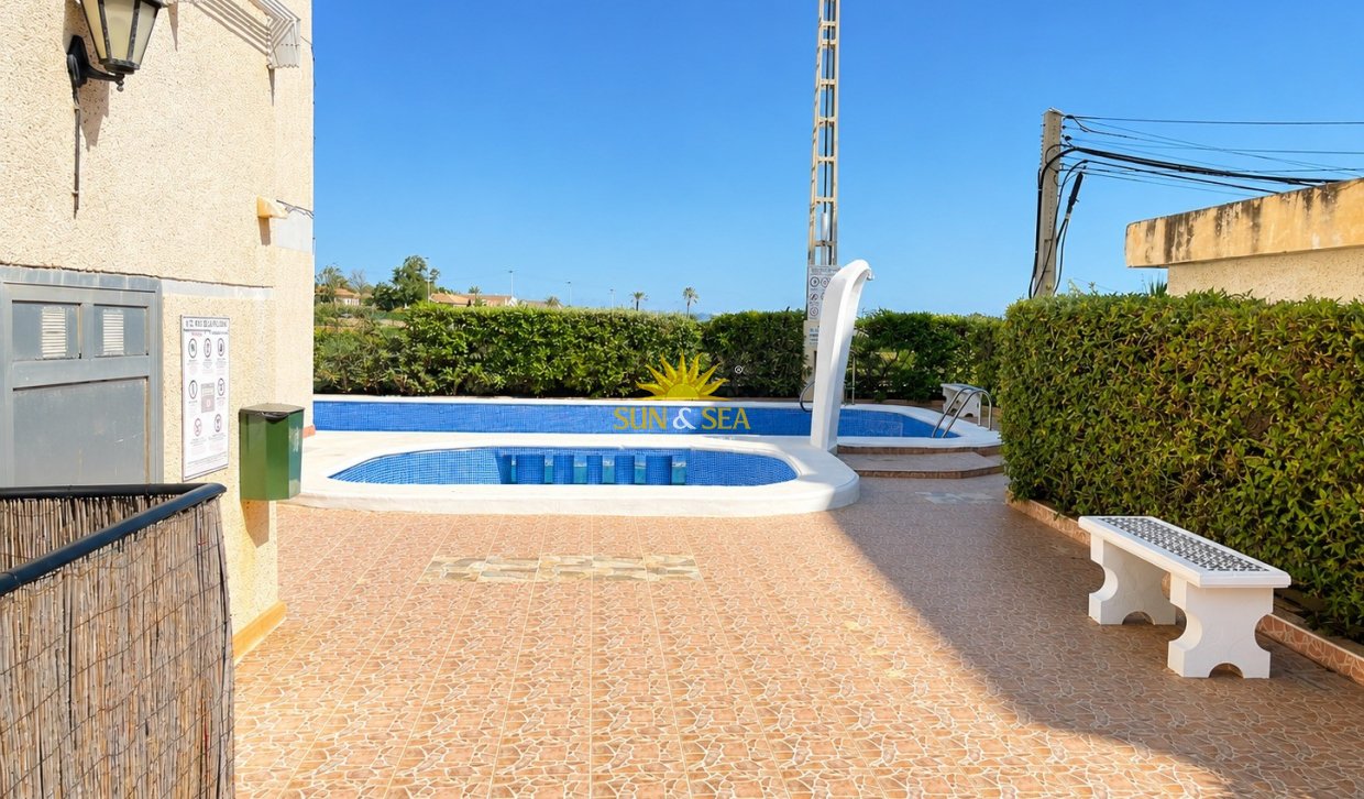 Wiederverkauf - Wohnung - Orihuela Costa - Punta Prima