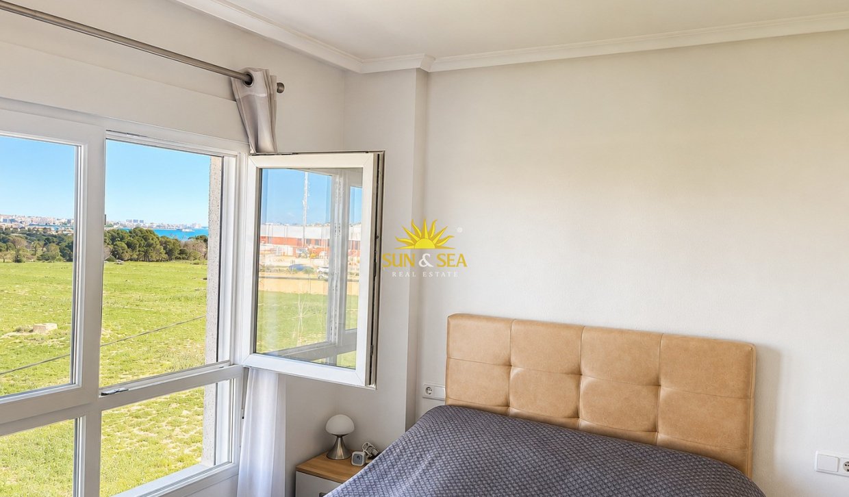 Wiederverkauf - Wohnung - Orihuela Costa - Punta Prima