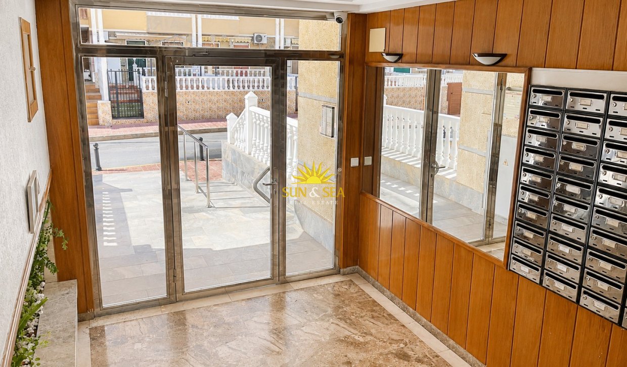 Wiederverkauf - Wohnung - Orihuela Costa - Punta Prima