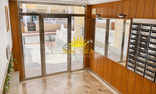 Wiederverkauf - Wohnung - Orihuela Costa - Punta Prima