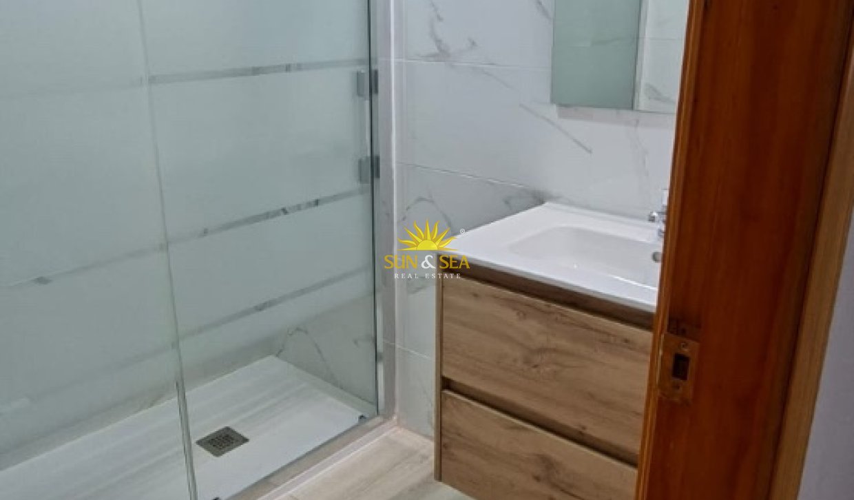 Alquiler a largo plazo - Apartamento - Torrevieja - Playa del Cura