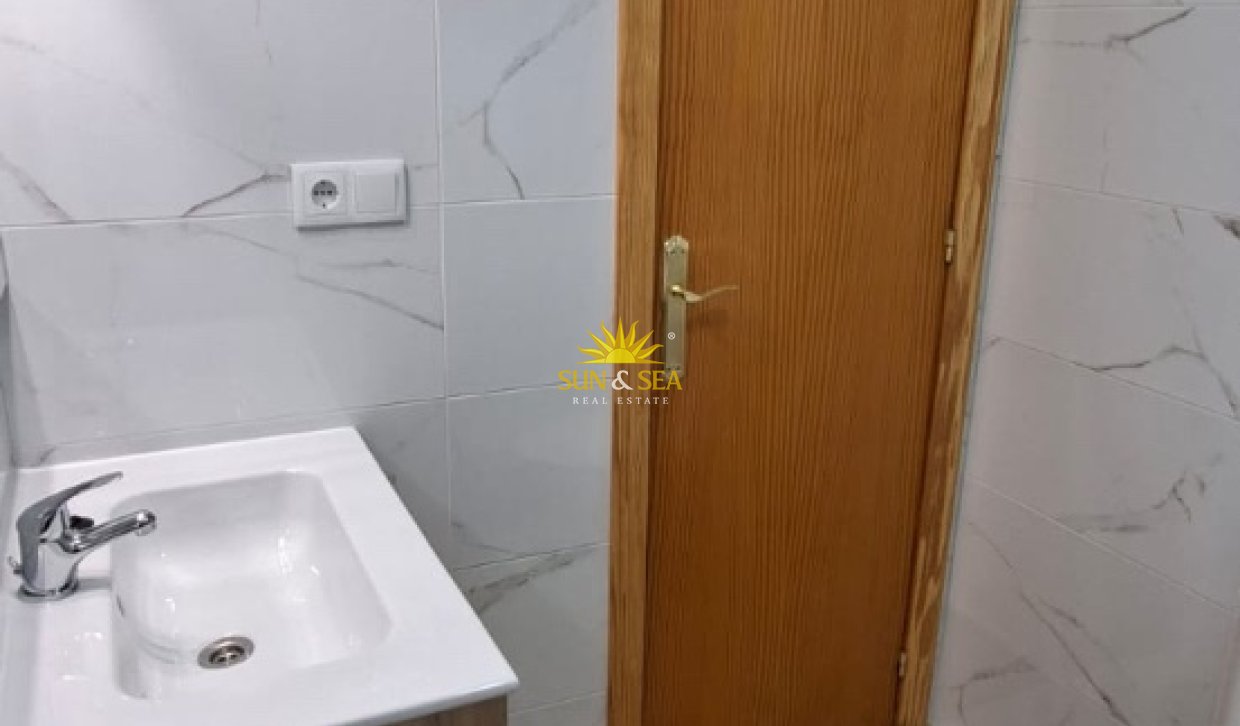 Alquiler a largo plazo - Apartamento - Torrevieja - Playa del Cura