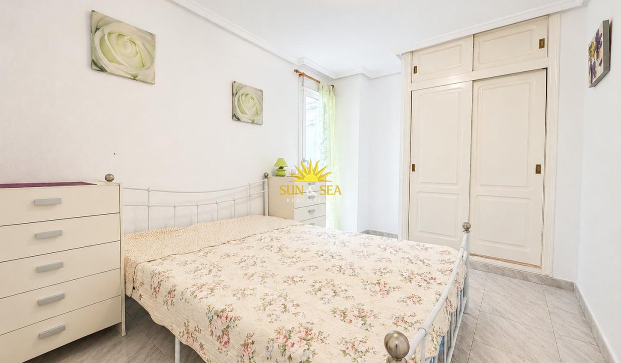Resale - Apartment - Torrevieja - torrevieja