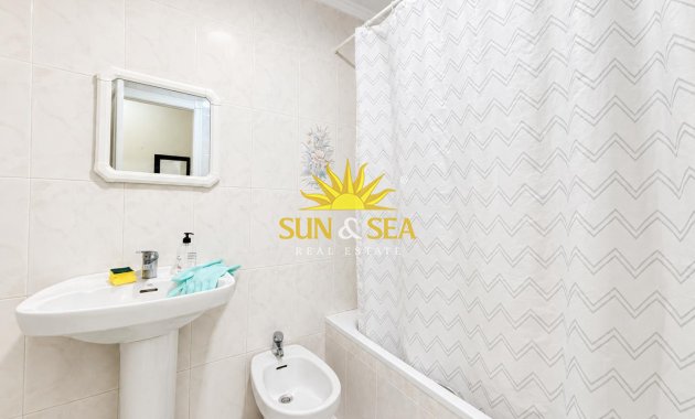 Resale - Apartment - Torrevieja - torrevieja