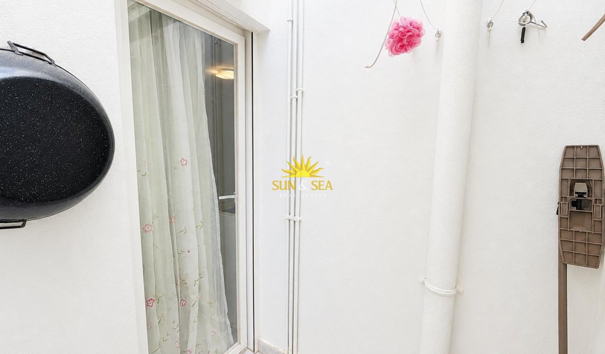 Resale - Apartment - Torrevieja - torrevieja
