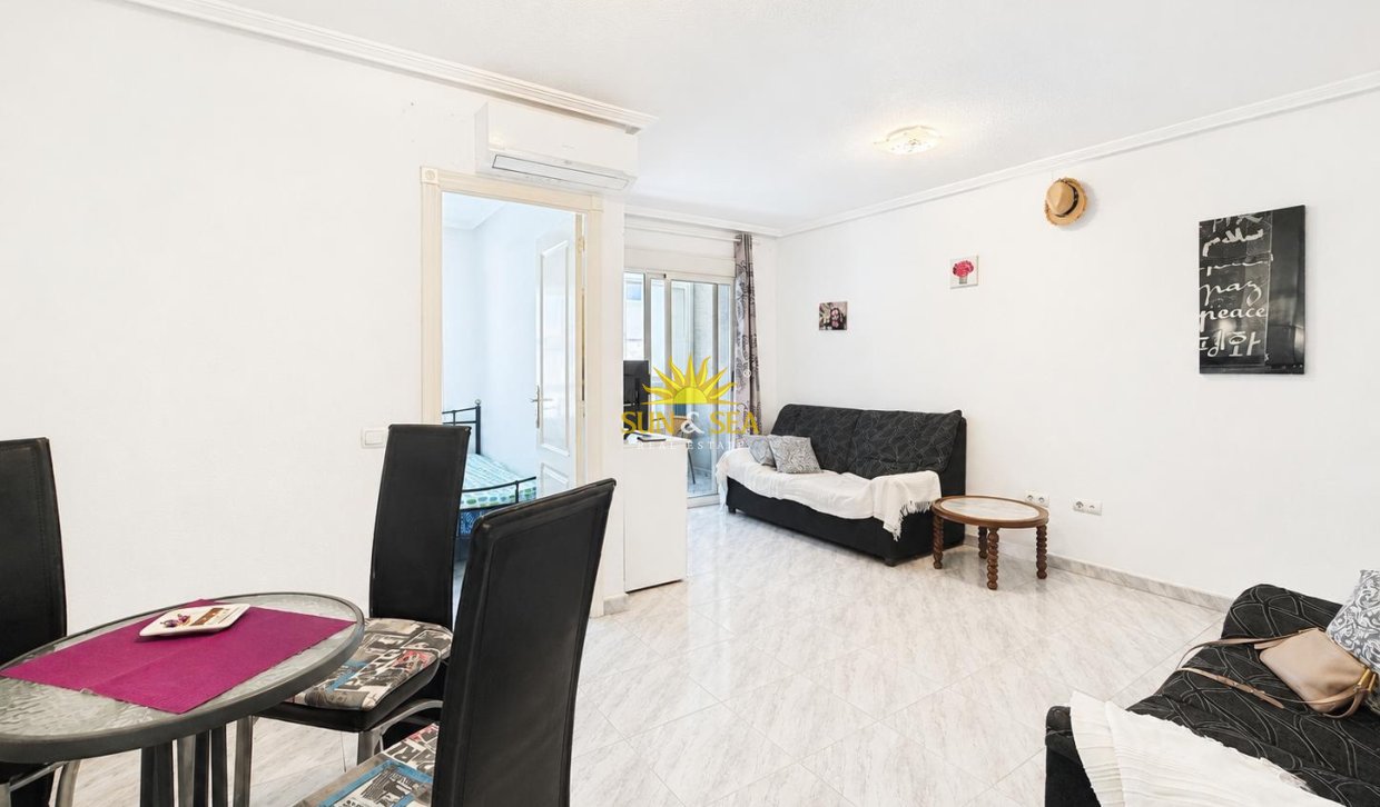 Resale - Apartment - Torrevieja - torrevieja