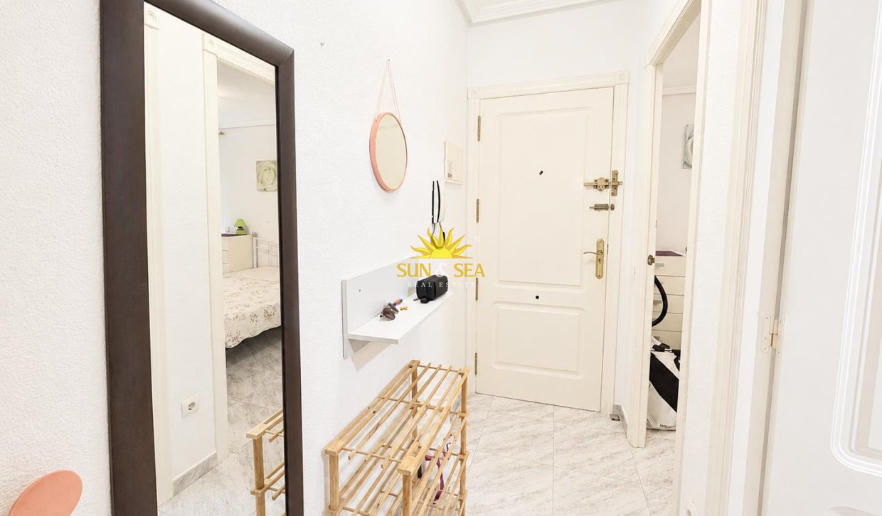 Resale - Apartment - Torrevieja - torrevieja