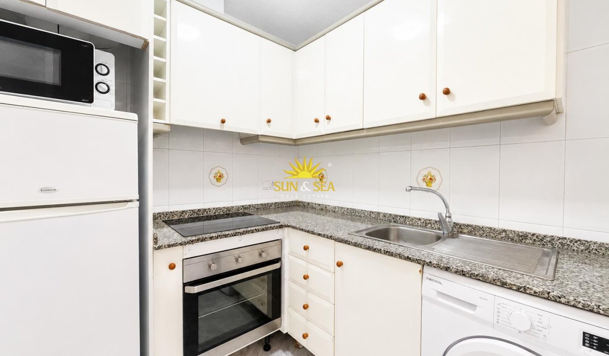 Resale - Apartment - Torrevieja - torrevieja