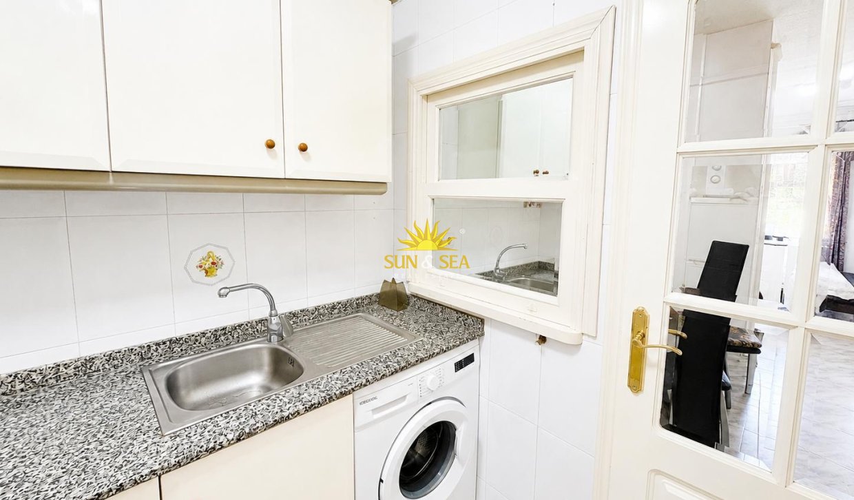 Resale - Apartment - Torrevieja - torrevieja