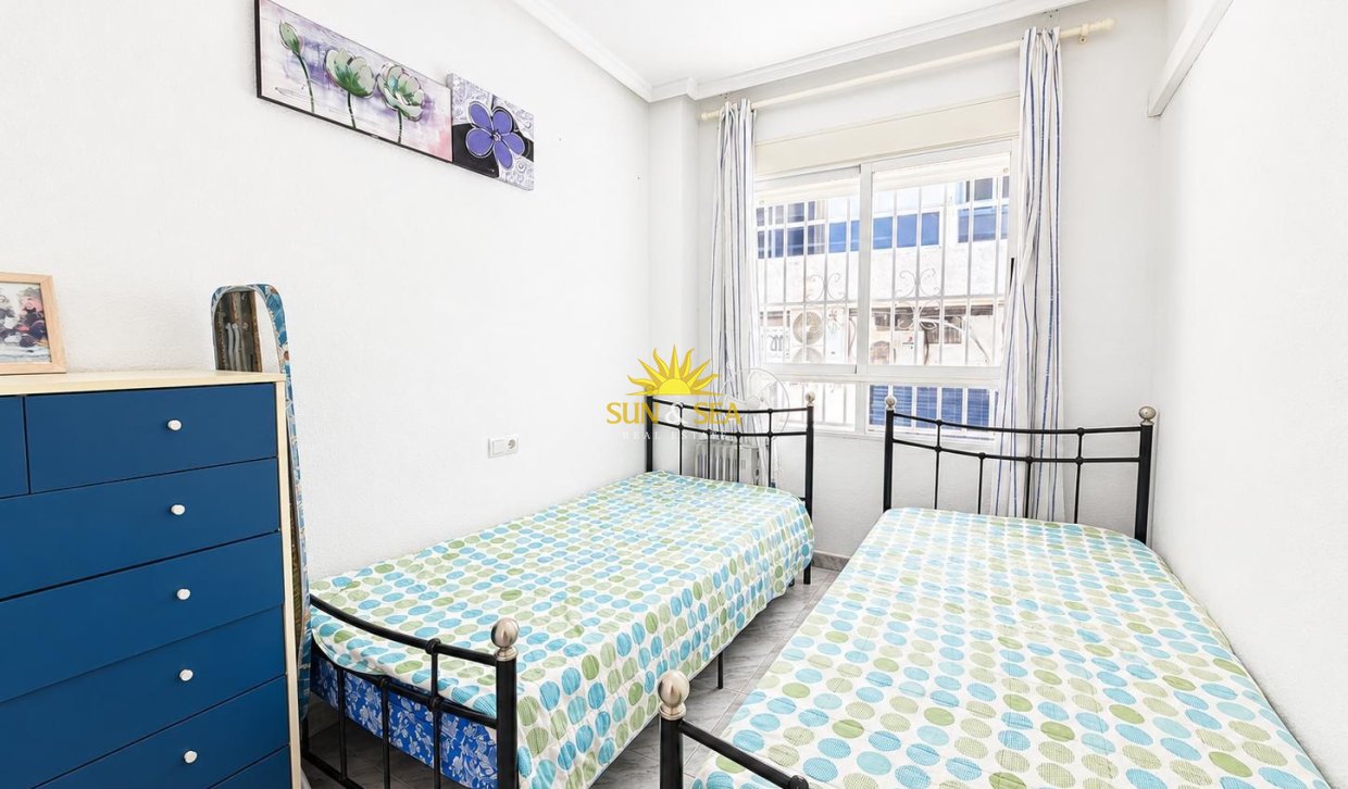 Resale - Apartment - Torrevieja - torrevieja