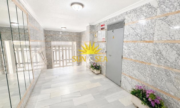 Resale - Apartment - Torrevieja - torrevieja
