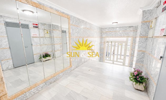 Resale - Apartment - Torrevieja - torrevieja
